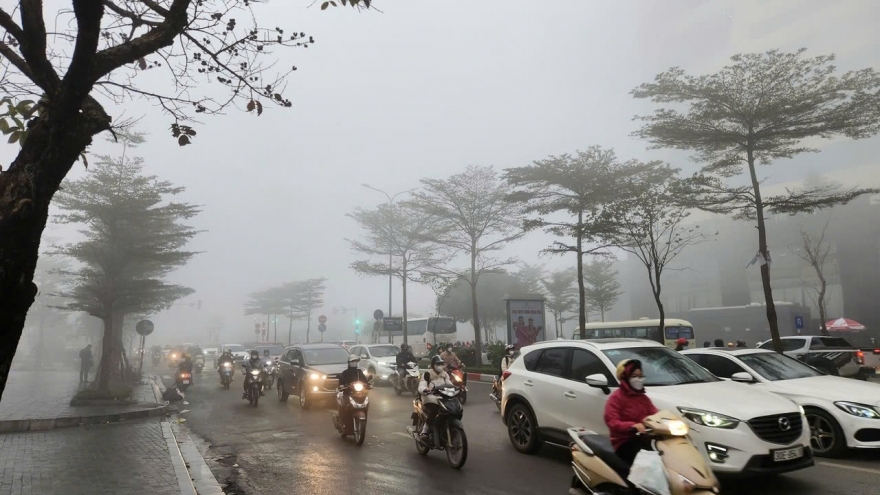 Không khí lạnh bao trùm khắp miền Bắc, vịnh Bắc Bộ có gió giật cấp 10